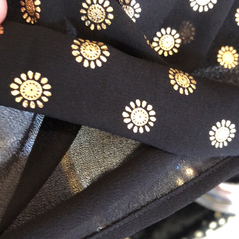 MICHAEL KORS BLACK WITH GOLD METALLIC PRINT AND GOLD CHAIN HALTER TOP - Picture 7 of 8